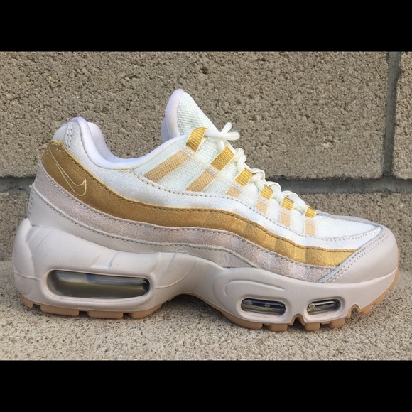 Nike Air Max 95 Desert Sand Metallic Gold Size 6